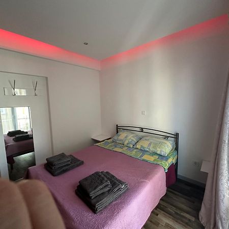 Apartment Center Piraeus Location Kastella Passalimani Port Buitenkant foto