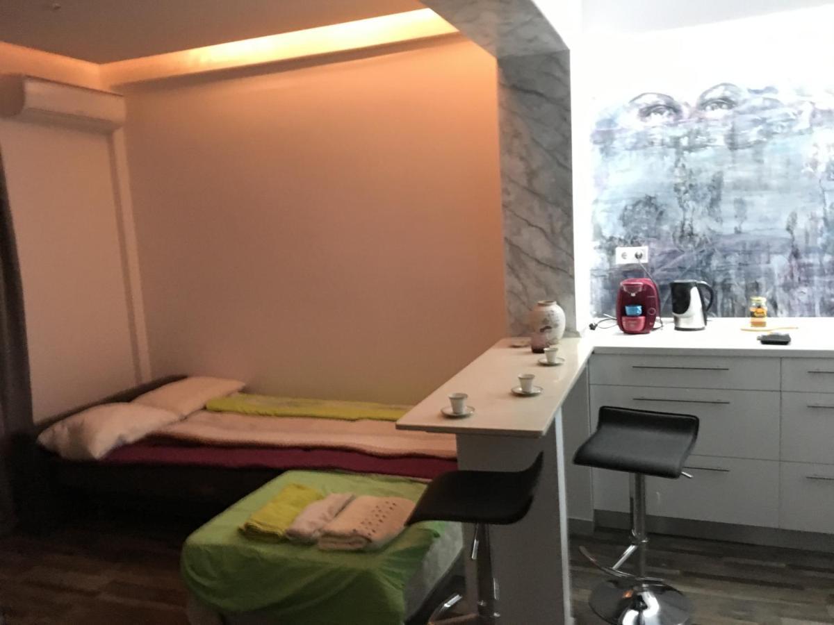 Apartment Center Piraeus Location Kastella Passalimani Port Buitenkant foto