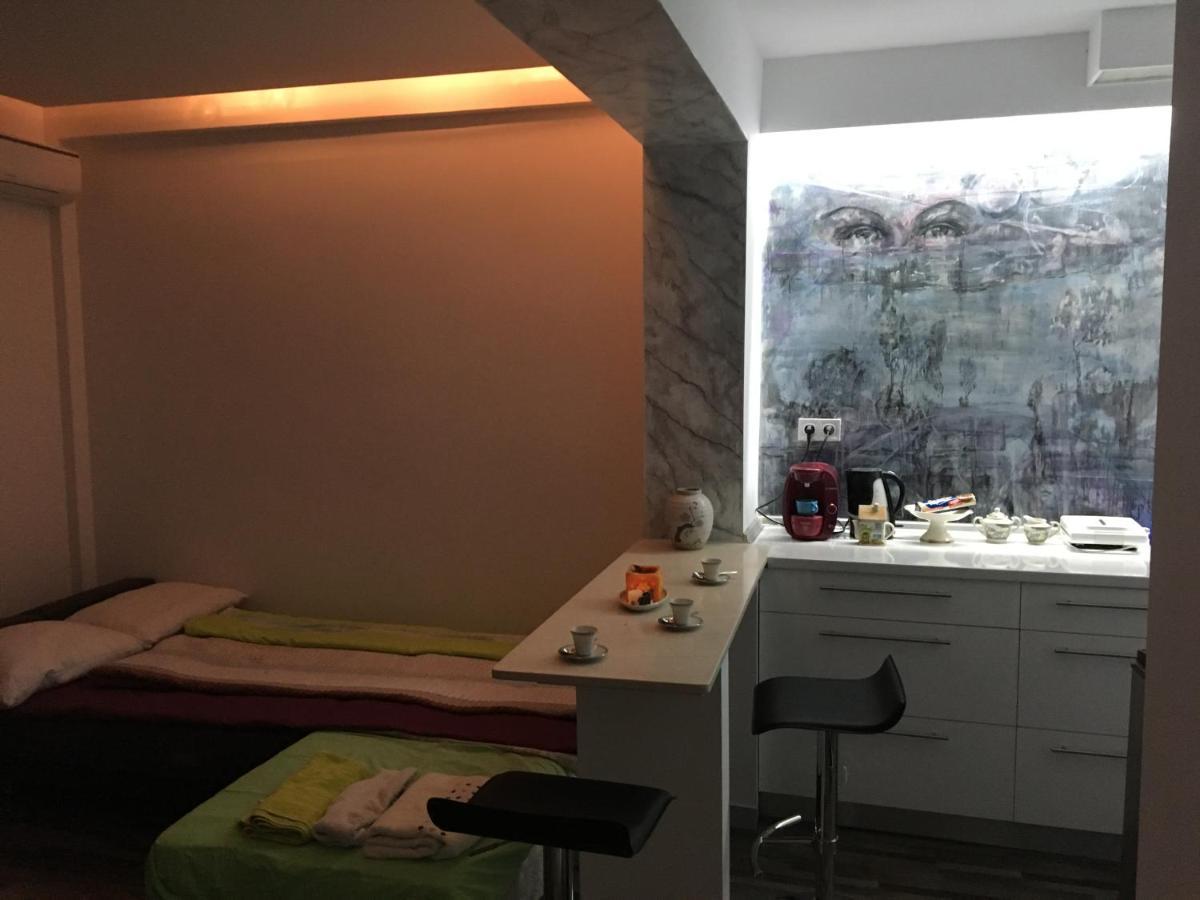 Apartment Center Piraeus Location Kastella Passalimani Port Buitenkant foto