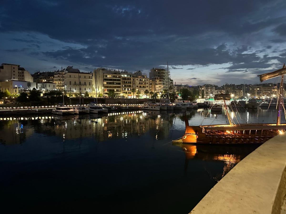 Apartment Center Piraeus Location Kastella Passalimani Port Buitenkant foto