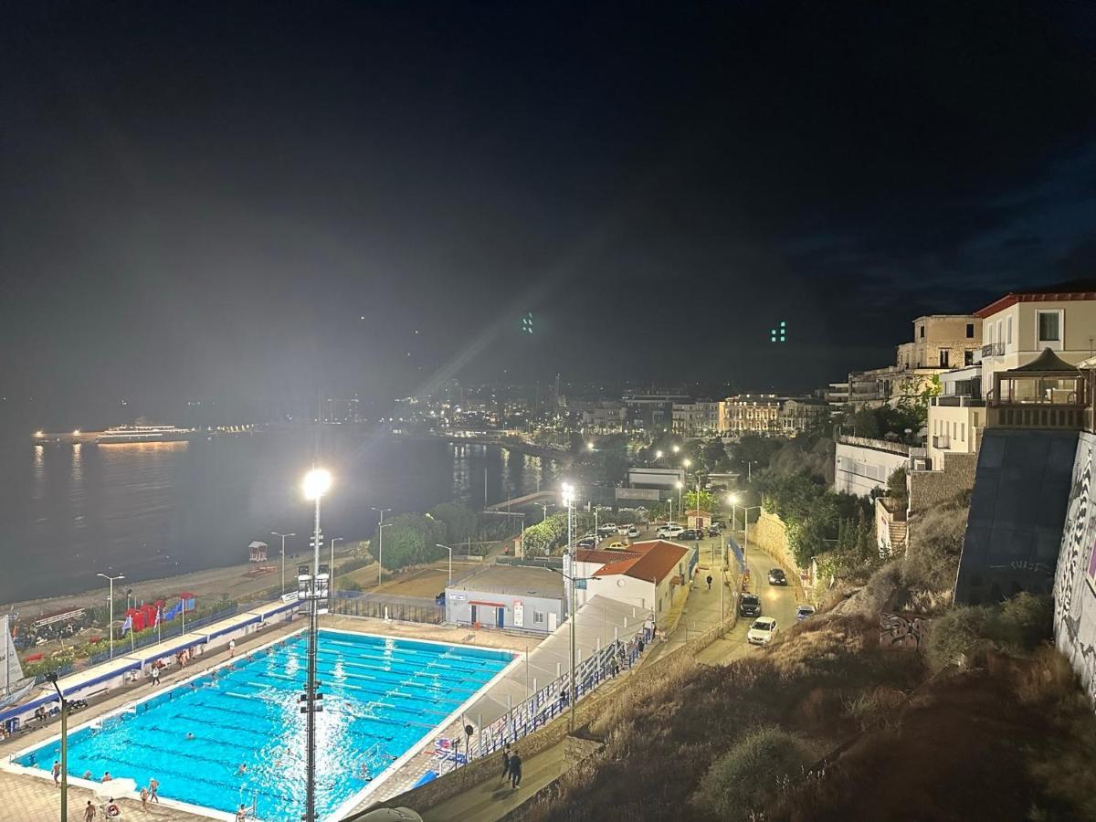 Apartment Center Piraeus Location Kastella Passalimani Port Buitenkant foto