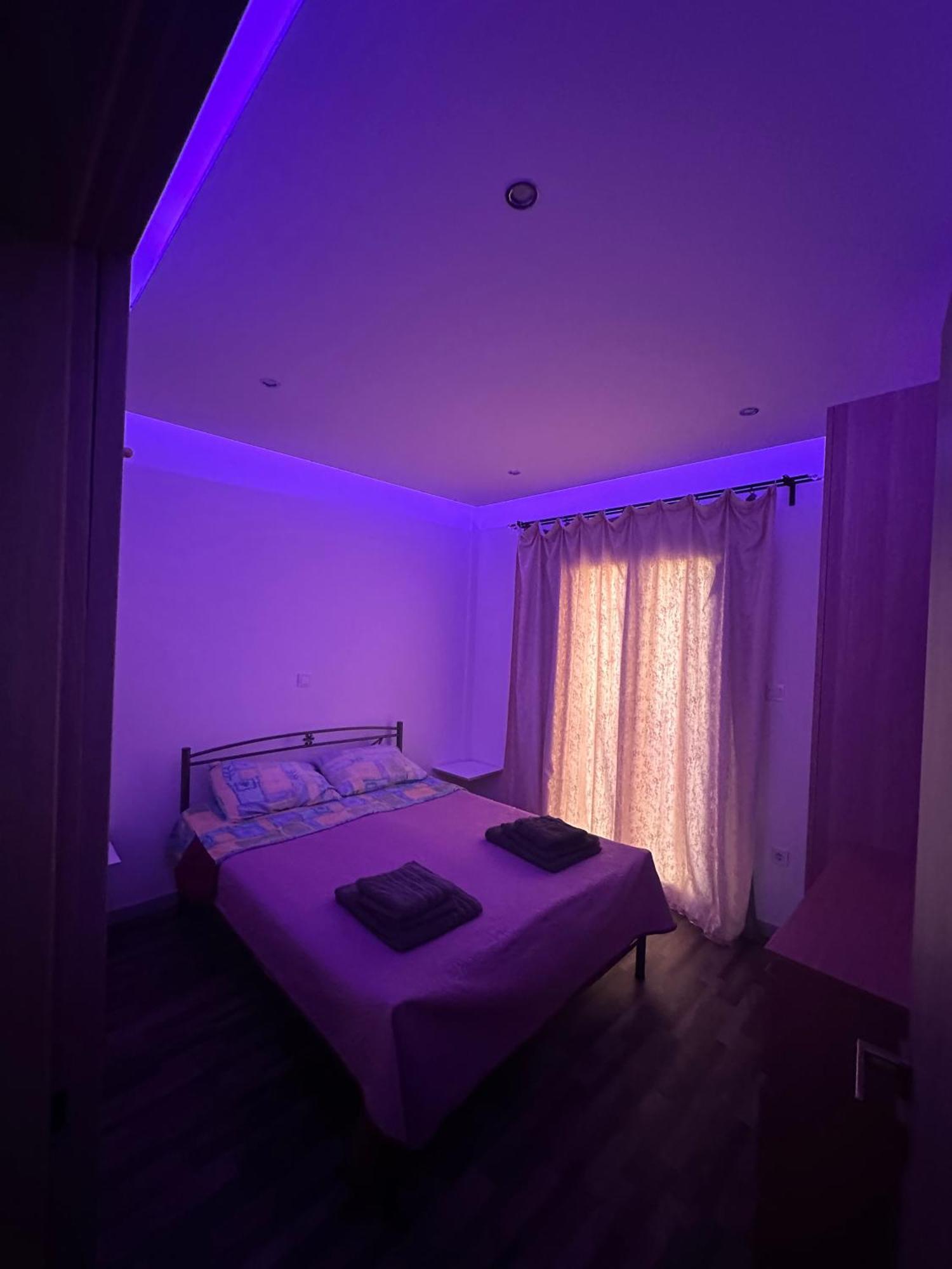 Apartment Center Piraeus Location Kastella Passalimani Port Buitenkant foto