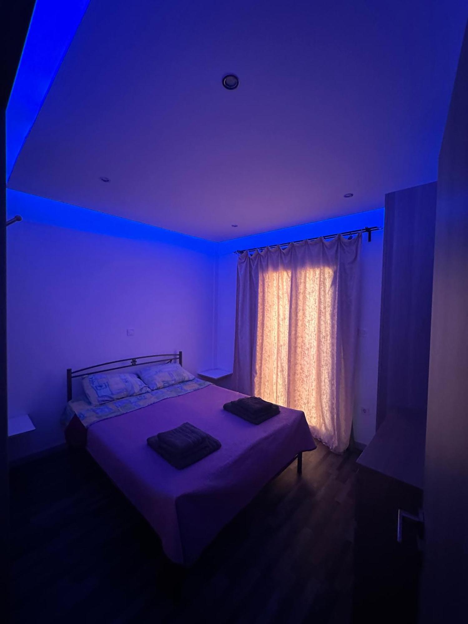 Apartment Center Piraeus Location Kastella Passalimani Port Buitenkant foto