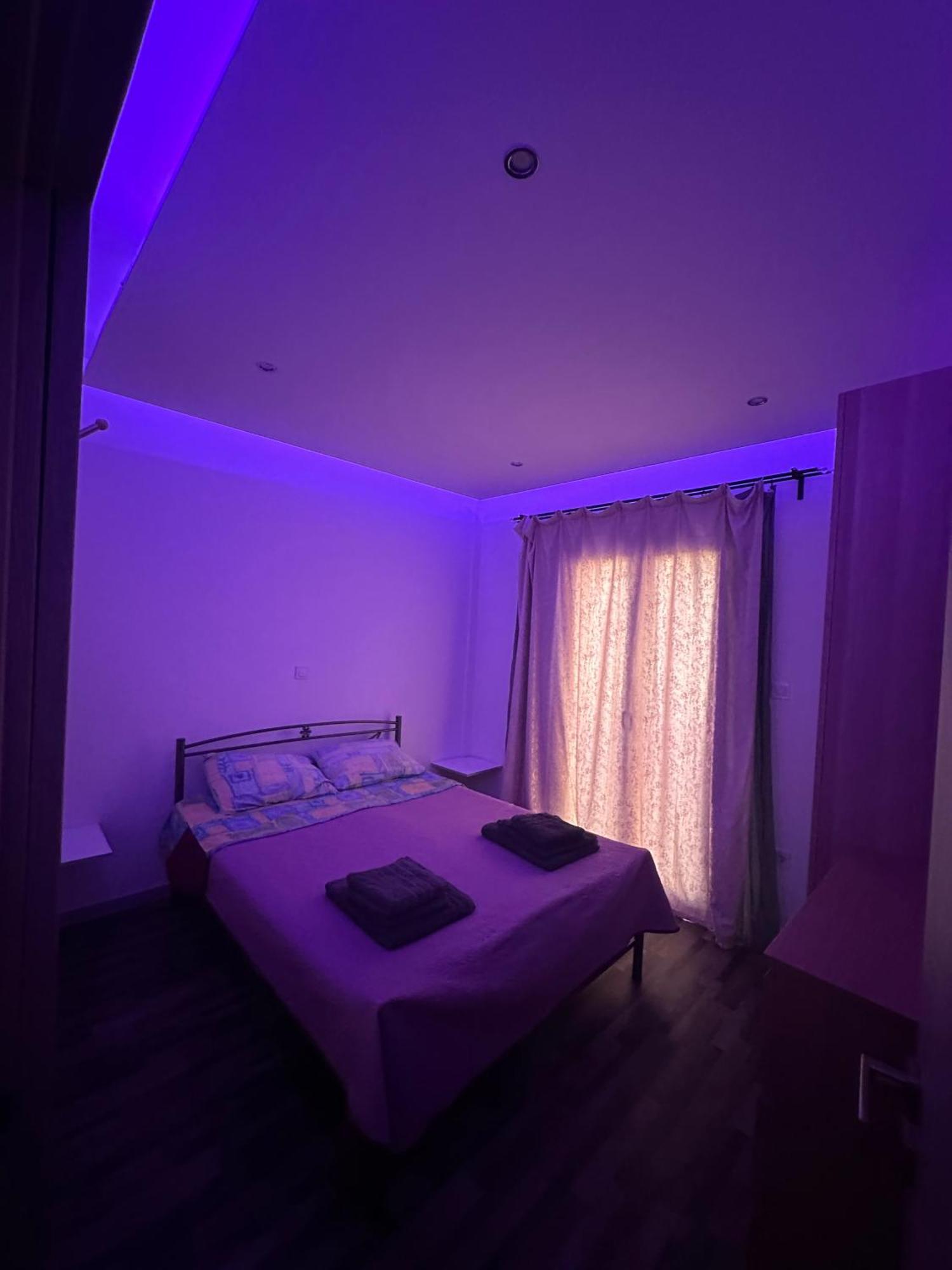 Apartment Center Piraeus Location Kastella Passalimani Port Buitenkant foto